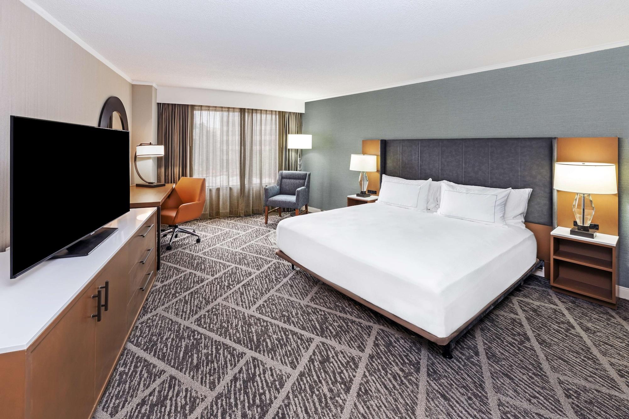 Doubletree By Hilton Tulsa At Warren Place Exterior foto