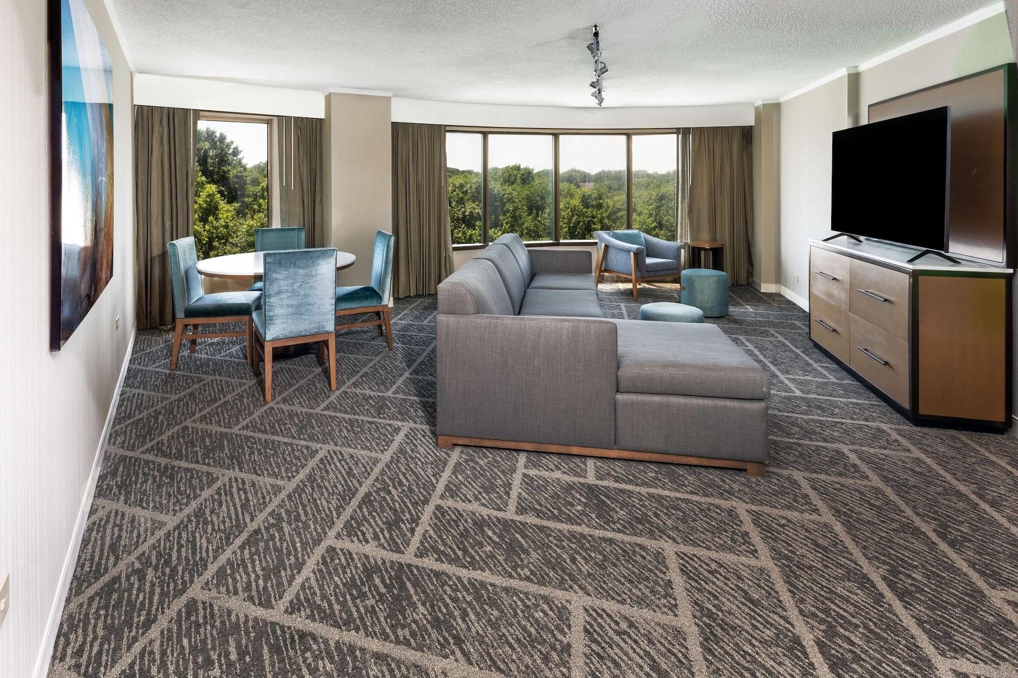 Doubletree By Hilton Tulsa At Warren Place Exterior foto