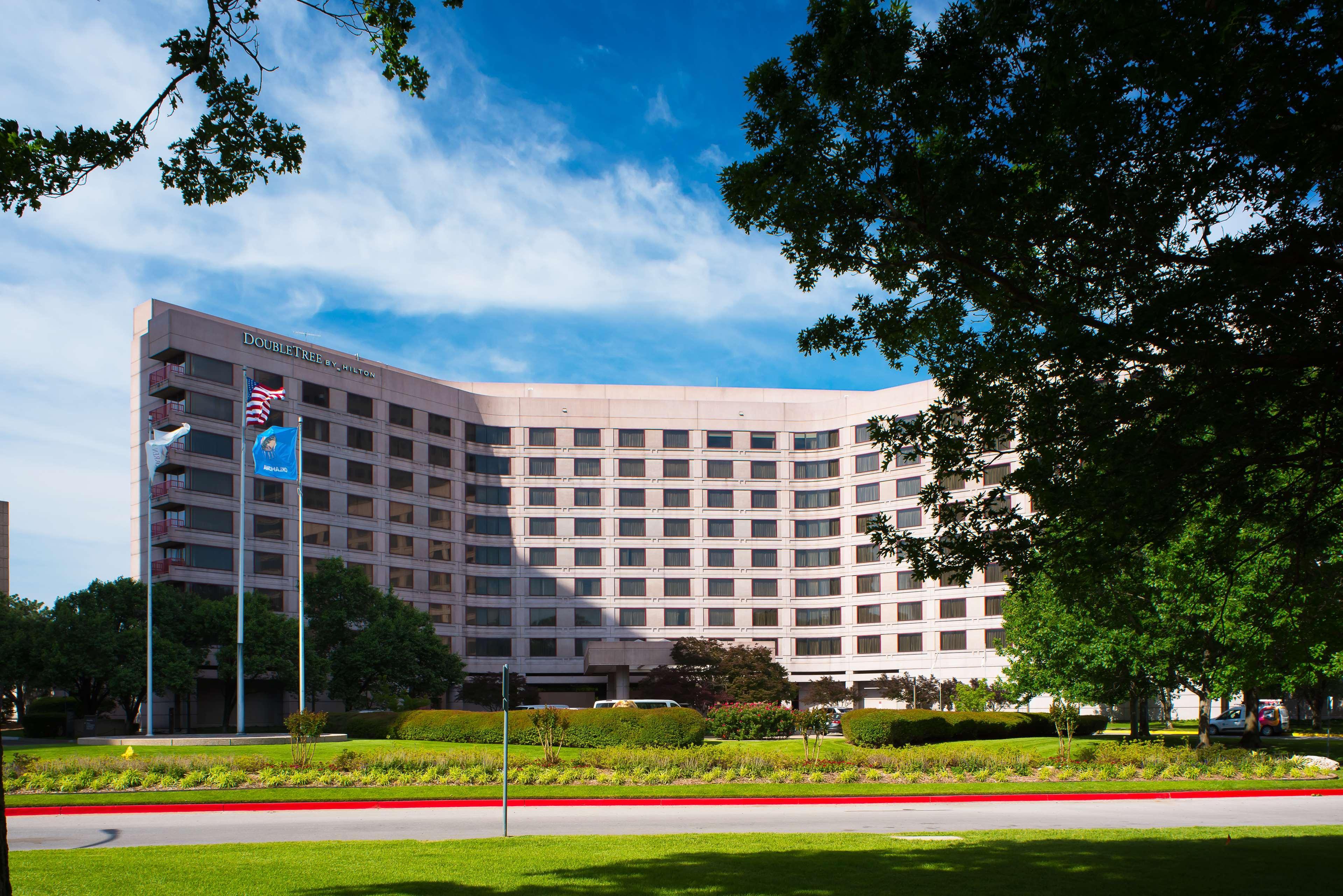 Doubletree By Hilton Tulsa At Warren Place Exterior foto