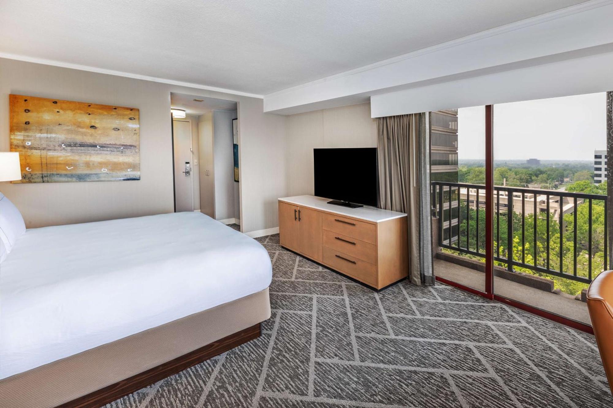 Doubletree By Hilton Tulsa At Warren Place Exterior foto