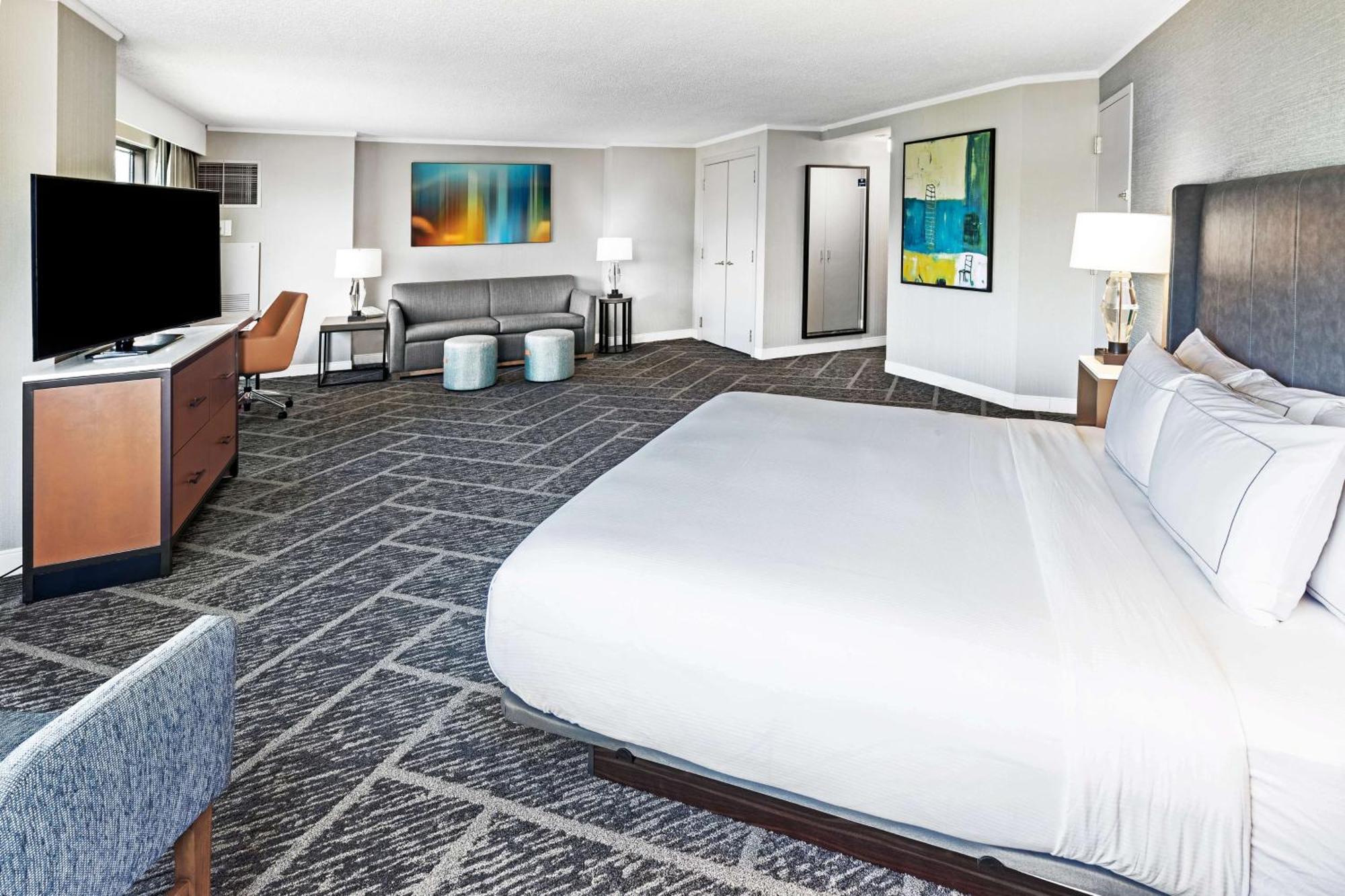 Doubletree By Hilton Tulsa At Warren Place Exterior foto