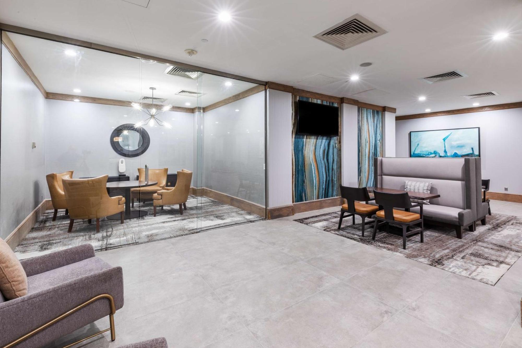 Doubletree By Hilton Tulsa At Warren Place Exterior foto